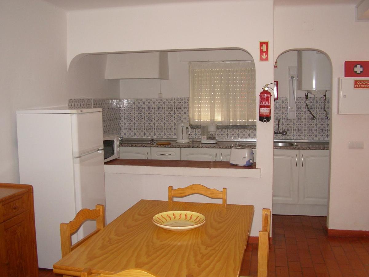 Apartamentos Salema Praia Club Exteriör bild