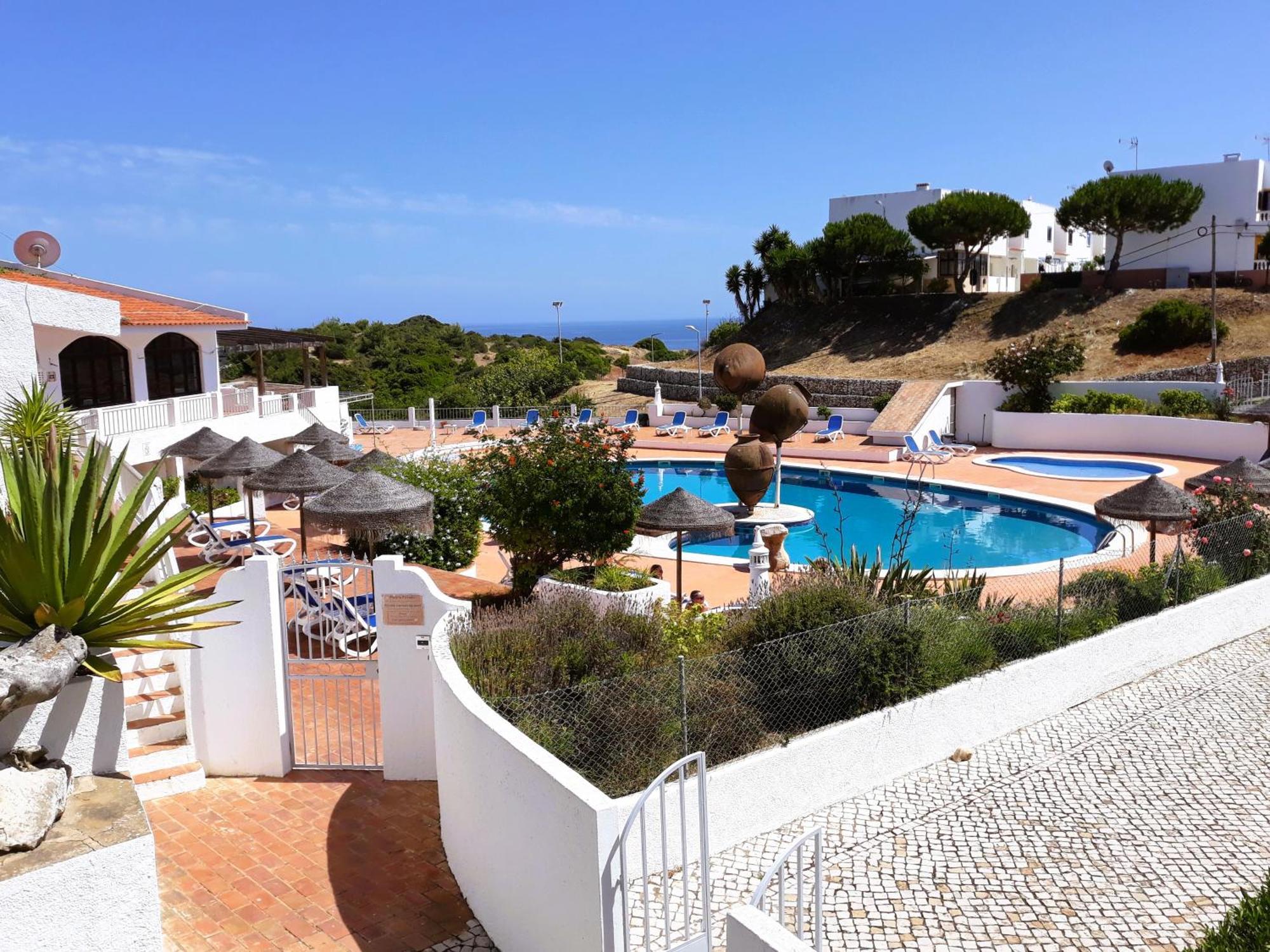 Apartamentos Salema Praia Club Exteriör bild