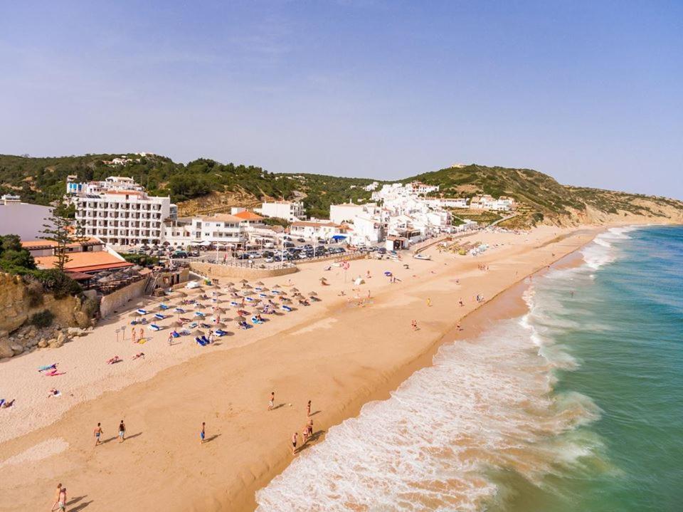 Apartamentos Salema Praia Club Exteriör bild