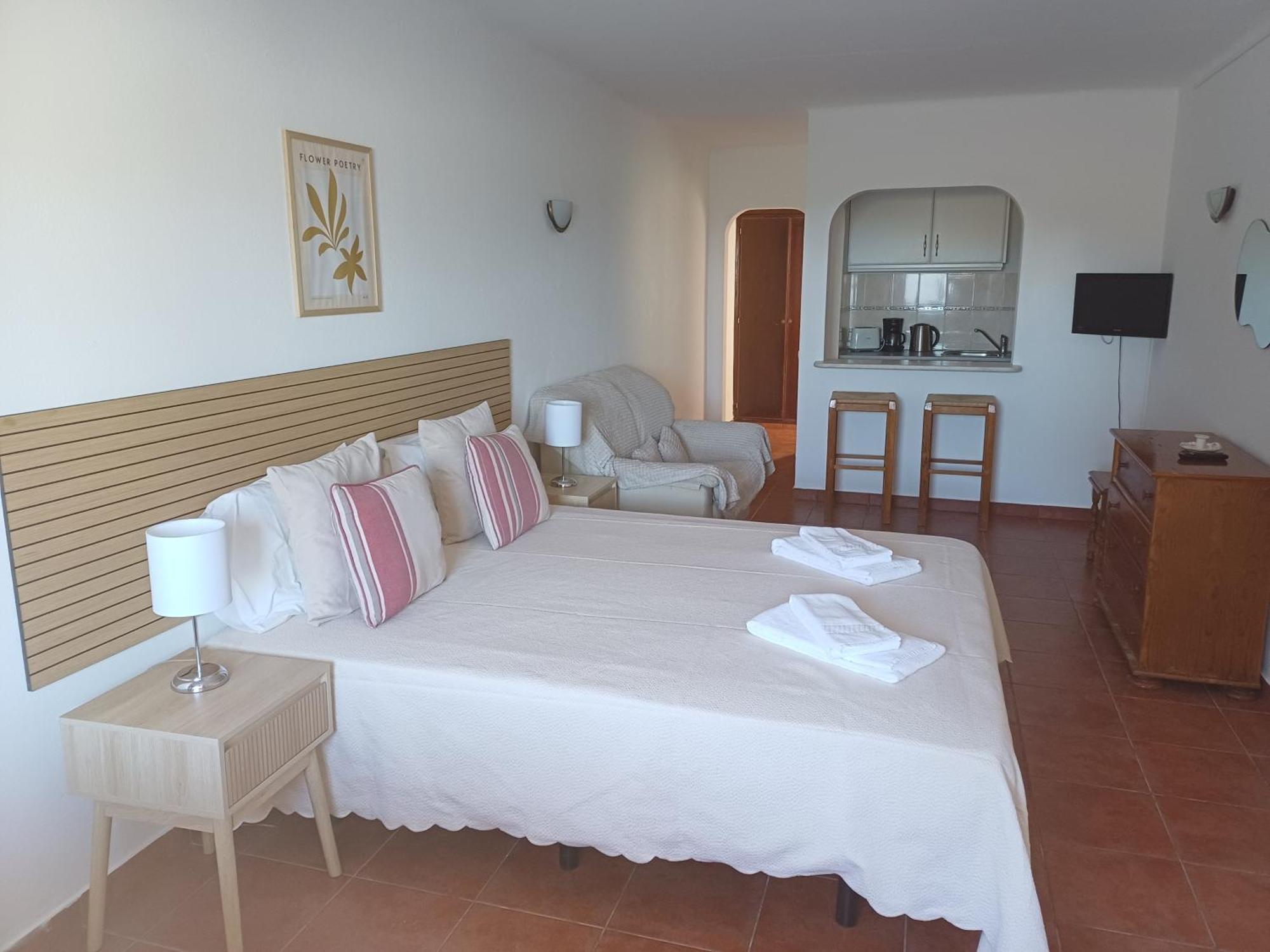 Apartamentos Salema Praia Club Exteriör bild